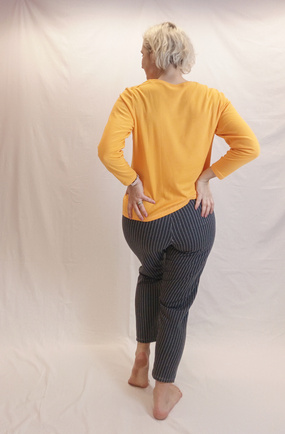 Piżama damska premium 100% bawełna – pomarańczowa góra + czarne spodnie w paski